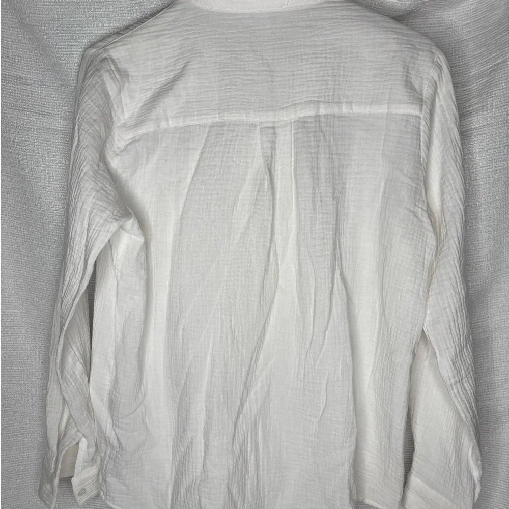 Francesca's Collections White Textured Cotton Button-Down Shirt - Picture 5 of 5
